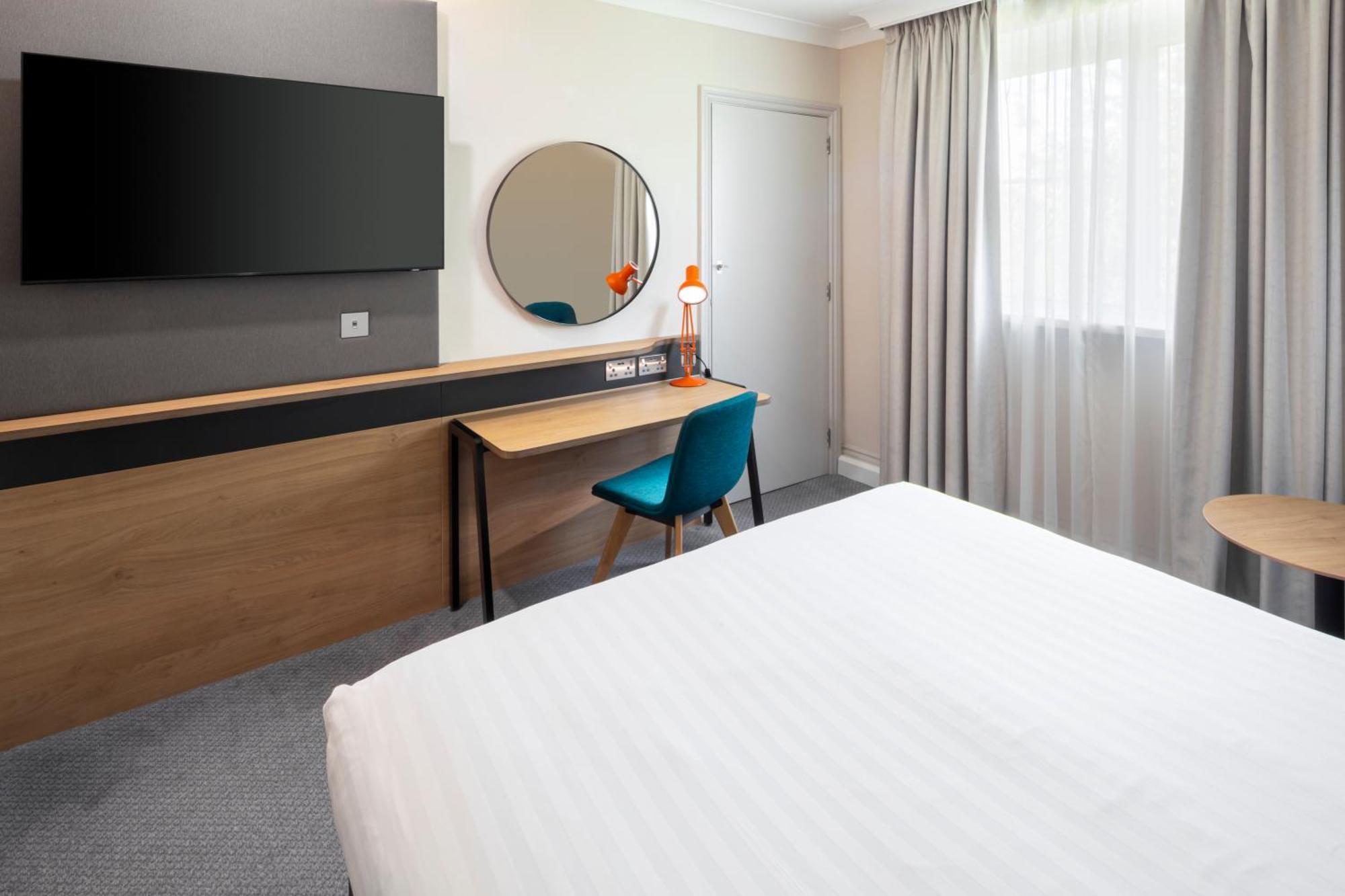 Holiday Inn Reading South M4 Jct 11 By Ihg Εξωτερικό φωτογραφία