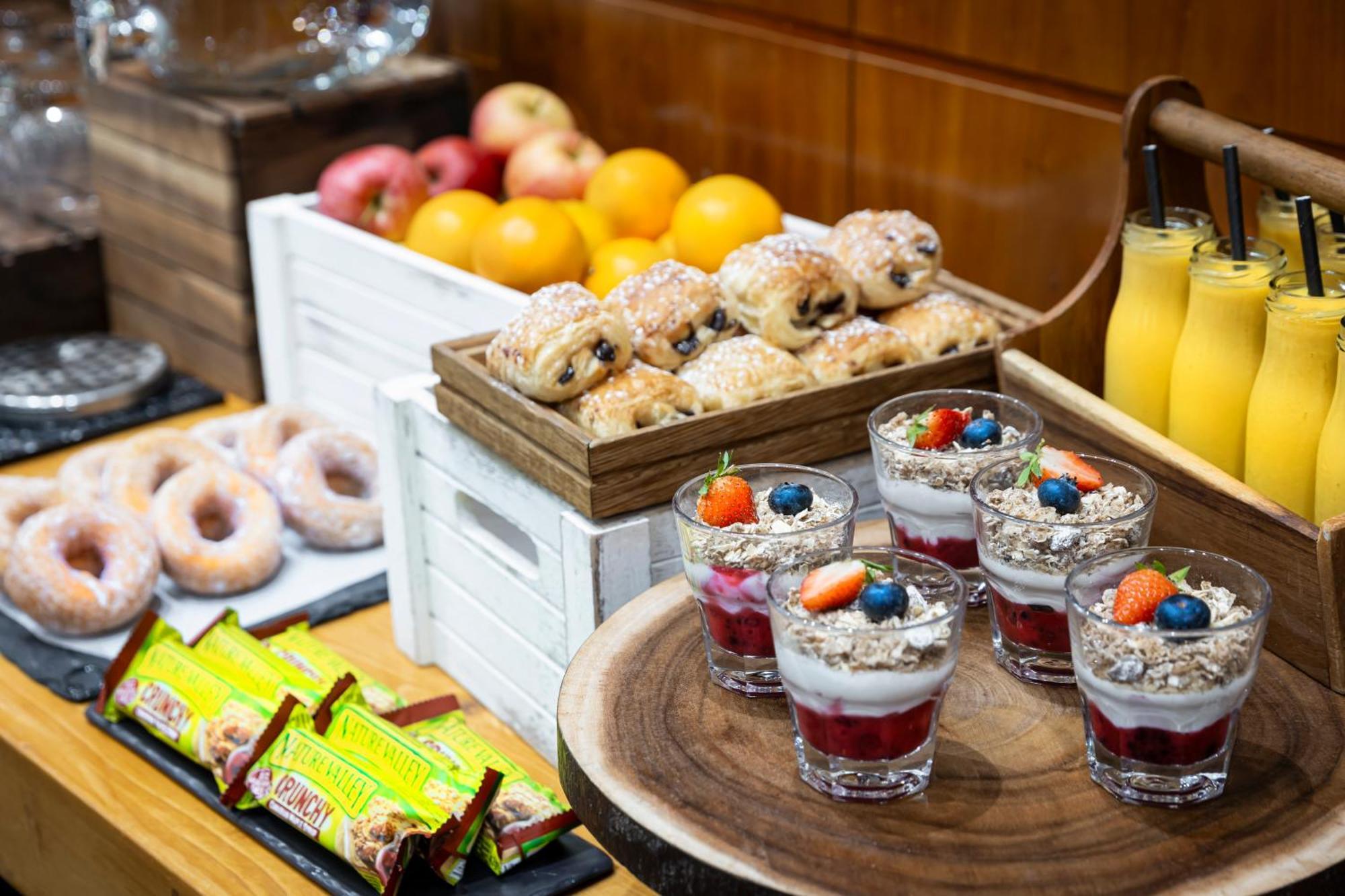 Holiday Inn Reading South M4 Jct 11 By Ihg Εξωτερικό φωτογραφία