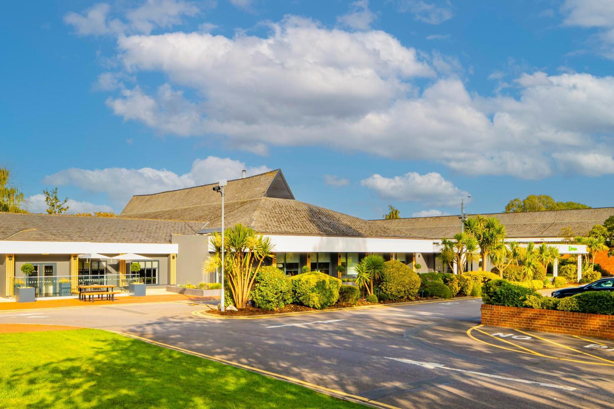 Holiday Inn Reading South M4 Jct 11 By Ihg Εξωτερικό φωτογραφία